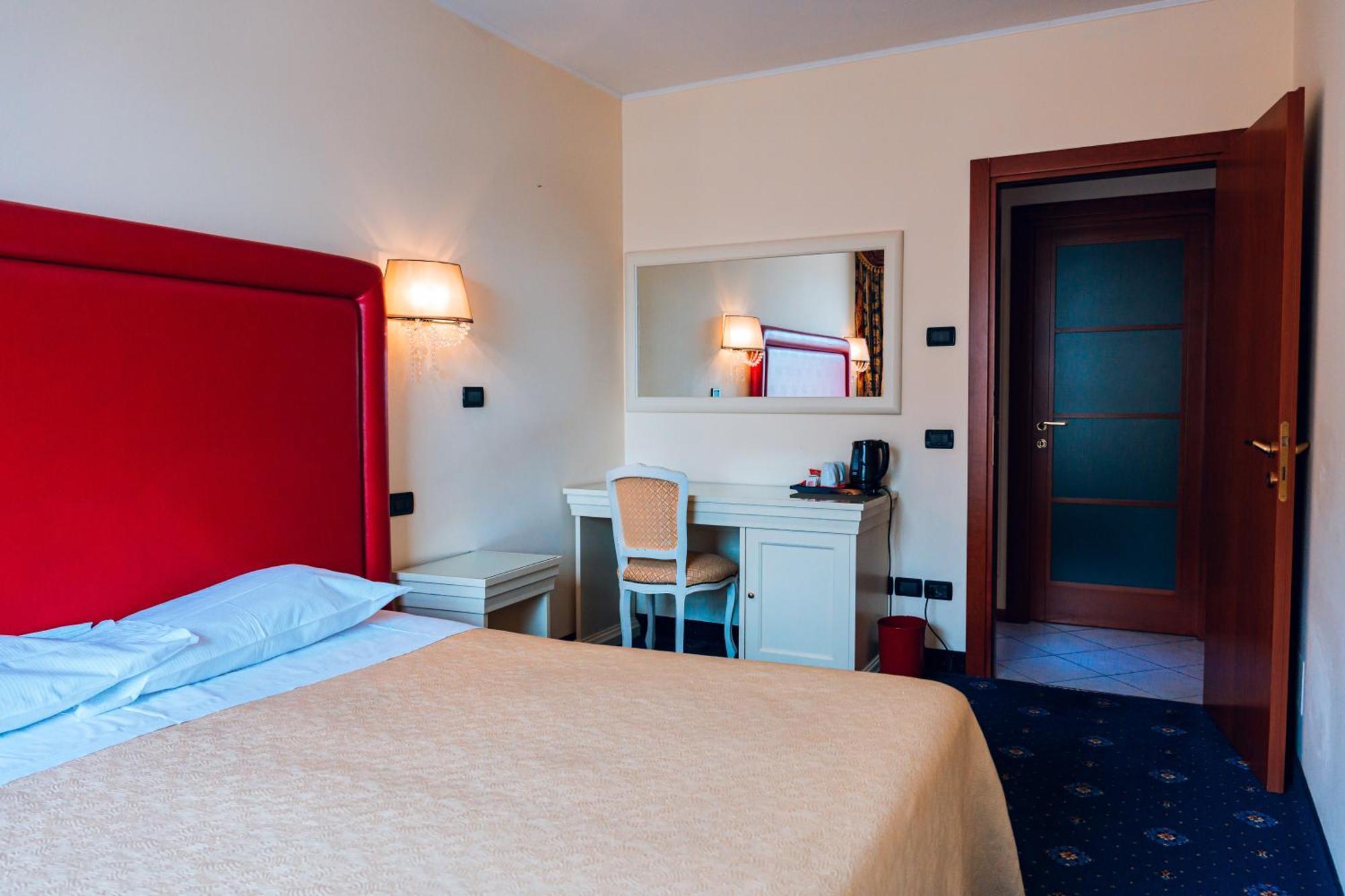 Hotel Torre Della Vittoria 1928 Феррара Екстер'єр фото